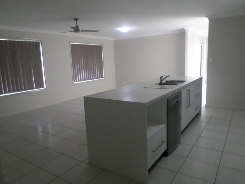 10 Tippett Crescent, Gracemere QLD 4702