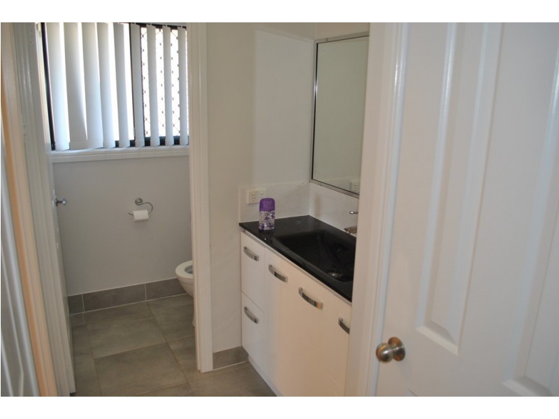 24 Burke and Wills Drive, Gracemere QLD 4702