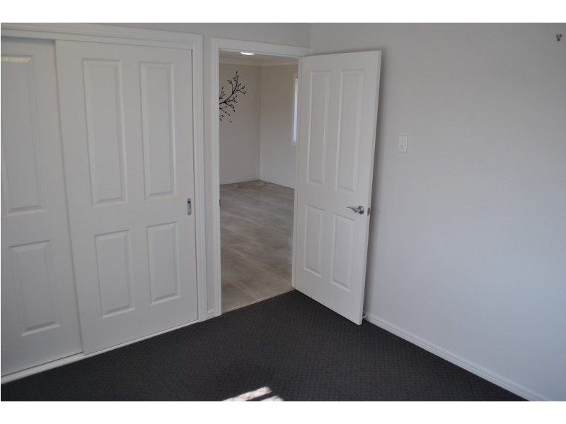 24 Burke and Wills Drive, Gracemere QLD 4702