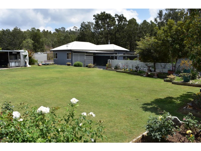 10 Crossley Street, Baree QLD 4714