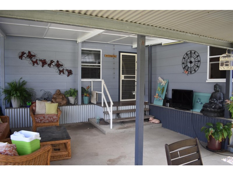 10 Crossley Street, Baree QLD 4714