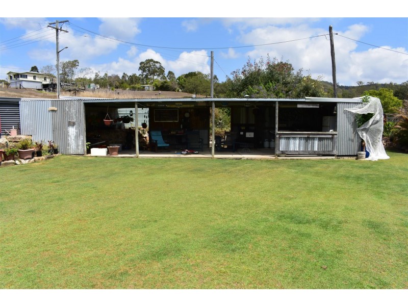 10 Crossley Street, Baree QLD 4714
