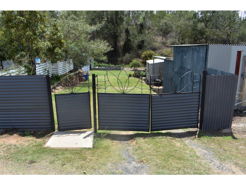 10 Crossley Street, Baree QLD 4714
