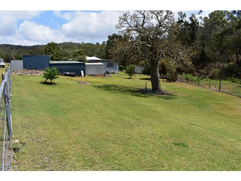 10 Crossley Street, Baree QLD 4714