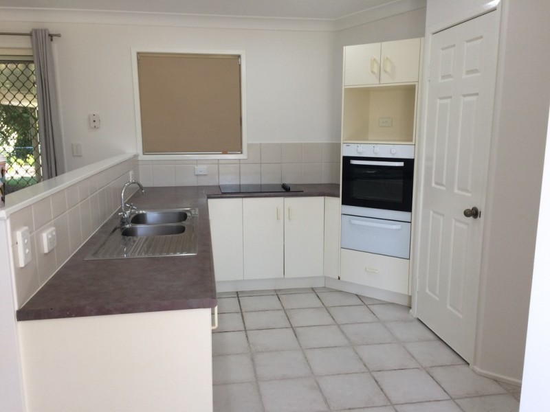 9 Deakin Close, Gracemere QLD 4702