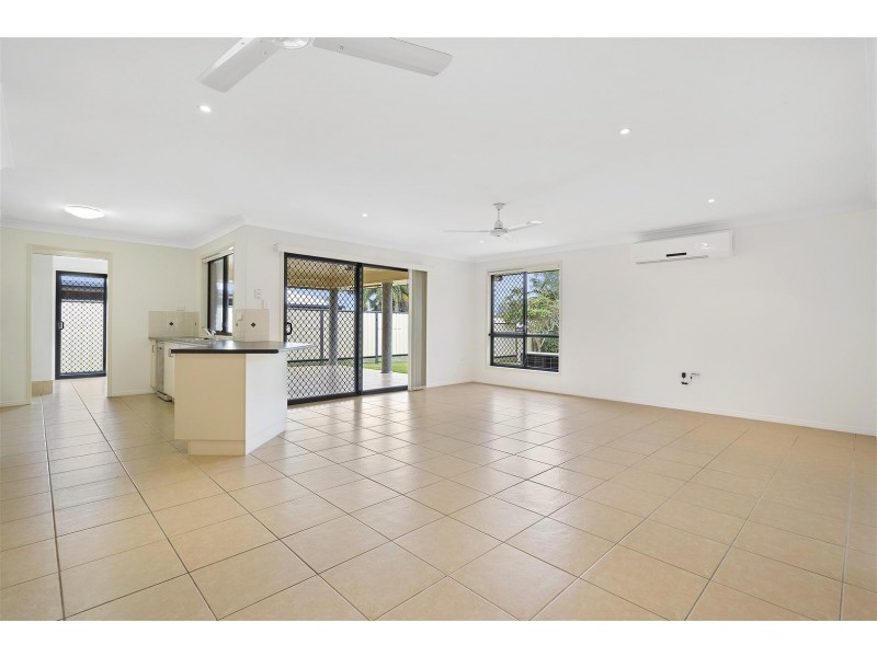 17 Poinciana Place, Gracemere QLD 4702