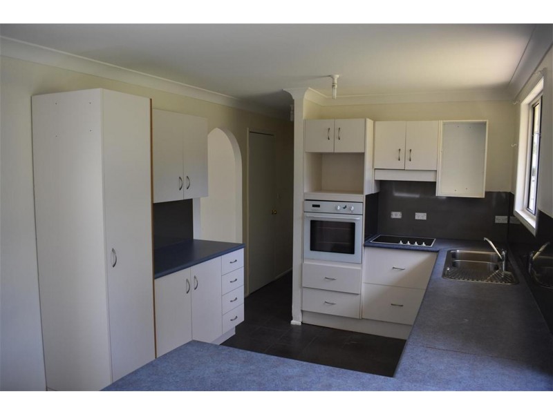 3 Peters Street, Gracemere QLD 4702