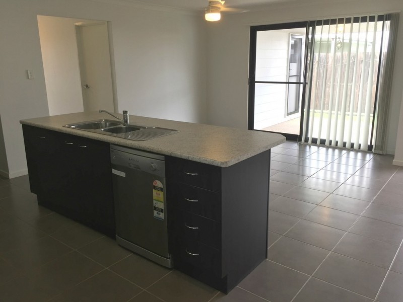 2 Tippett Crescent, Gracemere QLD 4702