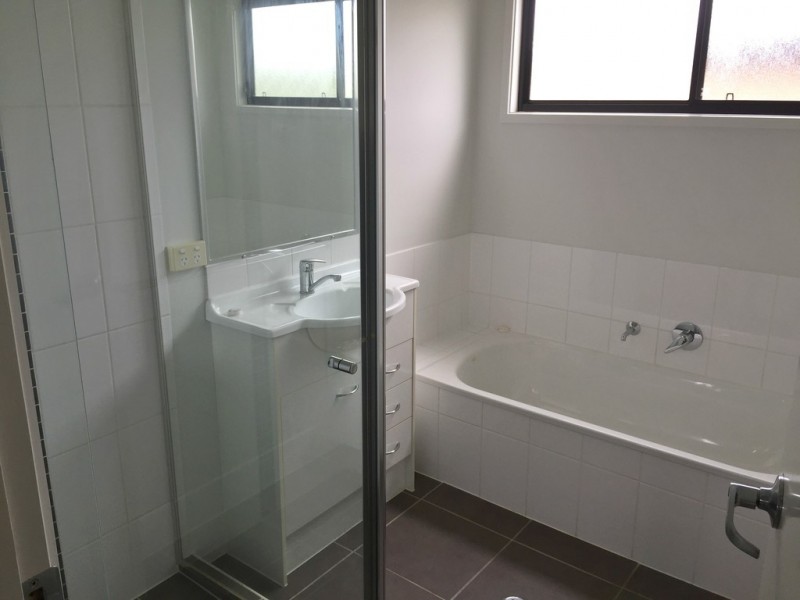 2 Tippett Crescent, Gracemere QLD 4702