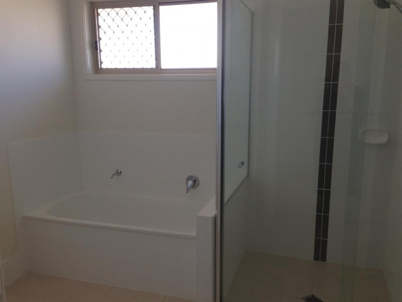 27 Koolamarra Drive, Gracemere QLD 4702