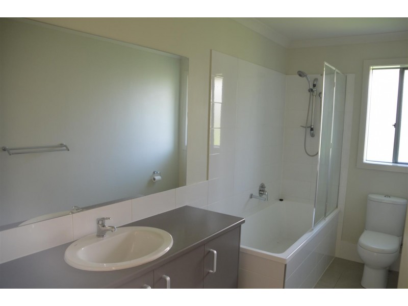 7 Taramoore Road, Gracemere QLD 4702