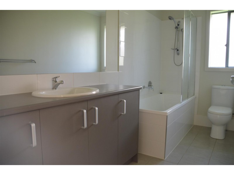 7 Taramoore Road, Gracemere QLD 4702