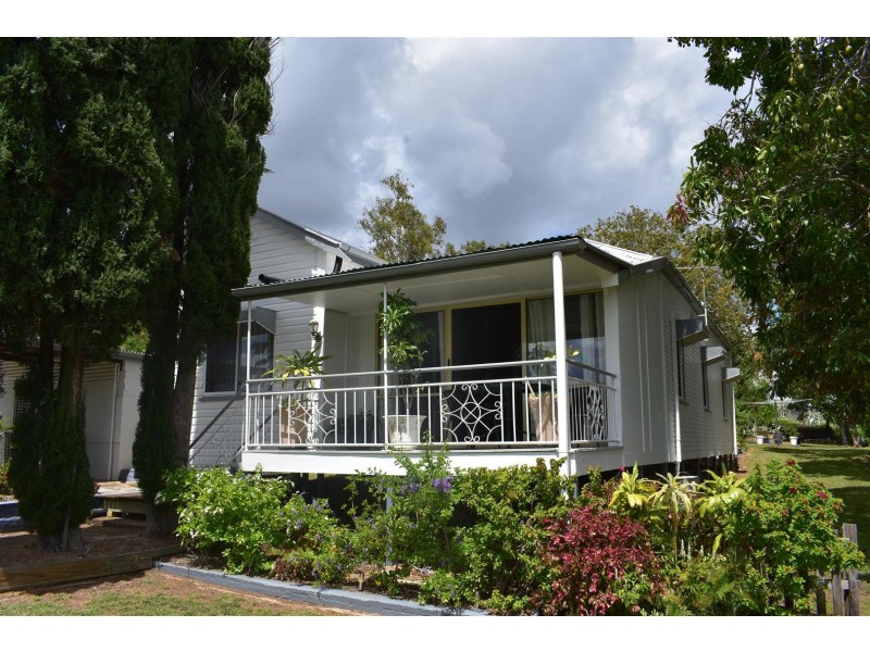 28 West Street, Mount Morgan QLD 4714