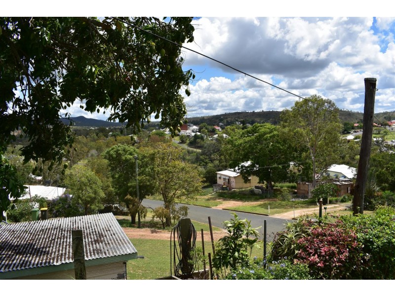 28 West Street, Mount Morgan QLD 4714