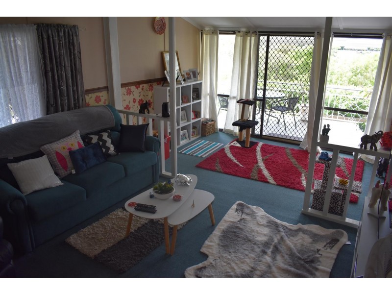 28 West Street, Mount Morgan QLD 4714