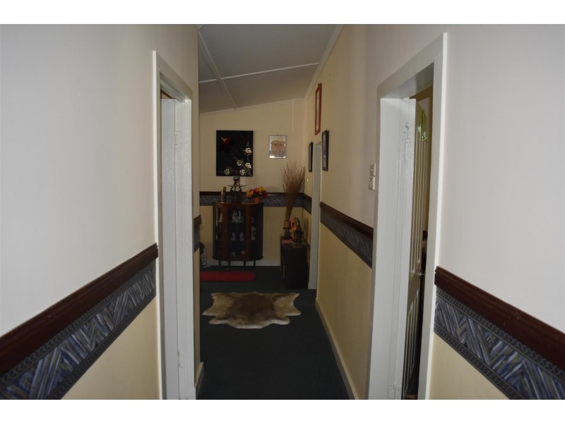 28 West Street, Mount Morgan QLD 4714