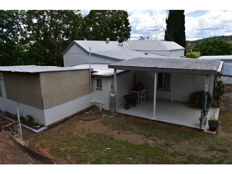 28 West Street, Mount Morgan QLD 4714