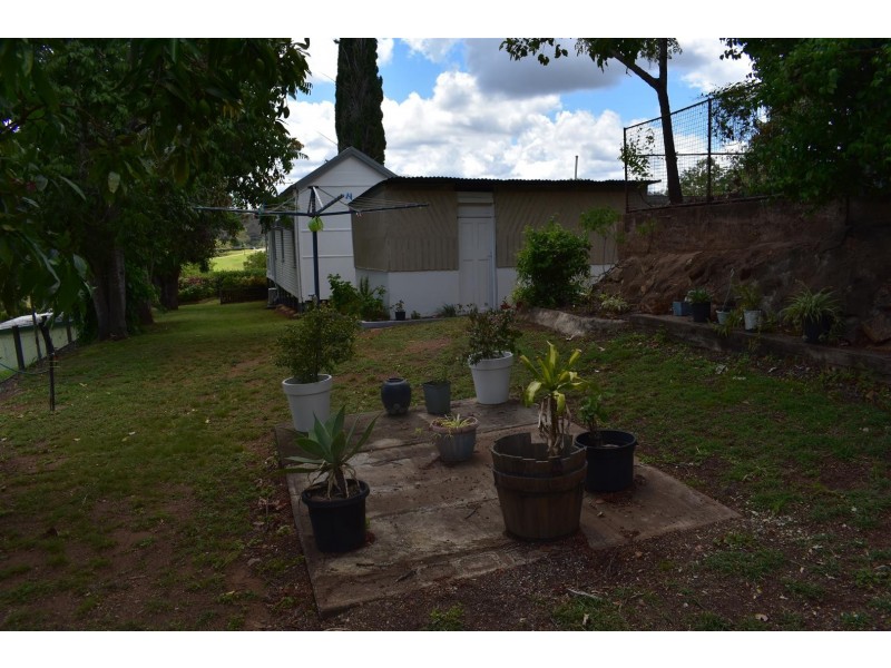 28 West Street, Mount Morgan QLD 4714