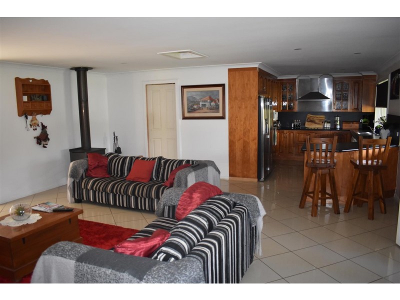 13 Smalls Road, Mount Morgan QLD 4714