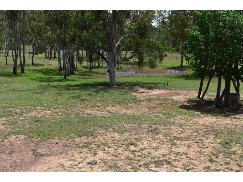 49582 Burnett Highway, Oakey Creek QLD 4714