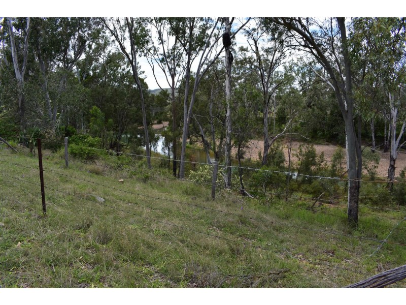 49582 Burnett Highway, Oakey Creek QLD 4714