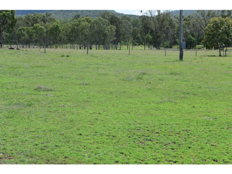 49582 Burnett Highway, Oakey Creek QLD 4714