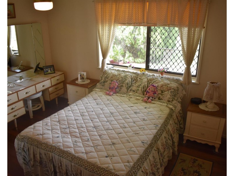 12 Balfour Street, Mount Larcom QLD 4695