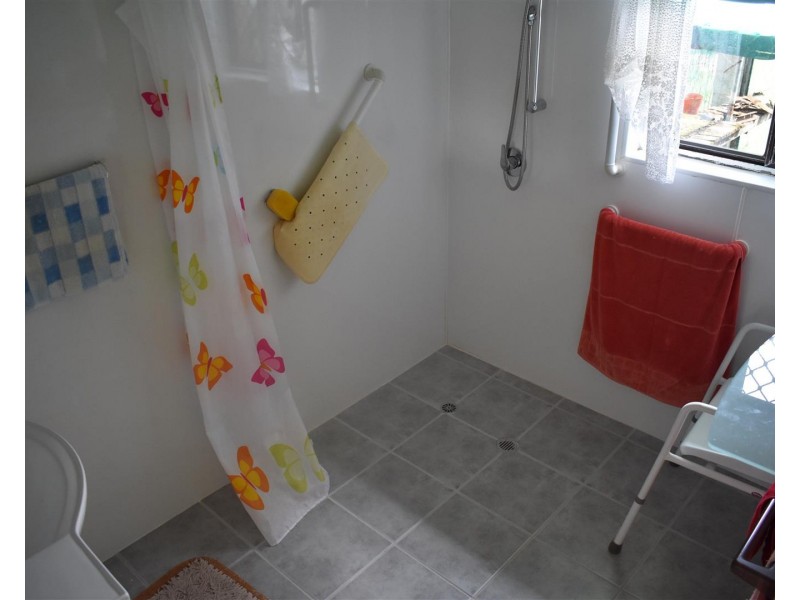 12 Balfour Street, Mount Larcom QLD 4695