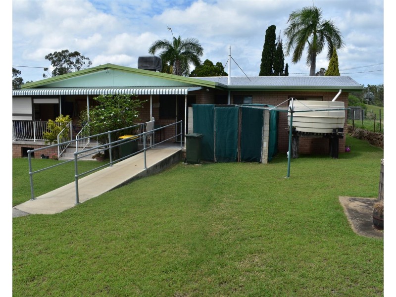 12 Balfour Street, Mount Larcom QLD 4695