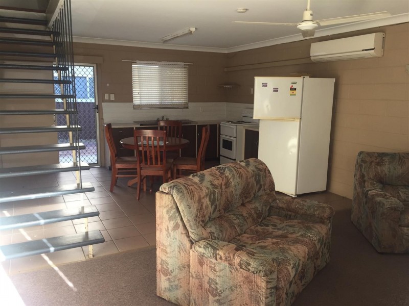 2/392 Perrier Avenue, Frenchville QLD 4701