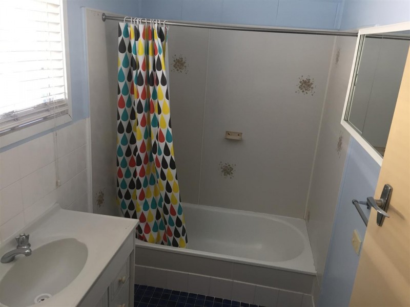 2/392 Perrier Avenue, Frenchville QLD 4701