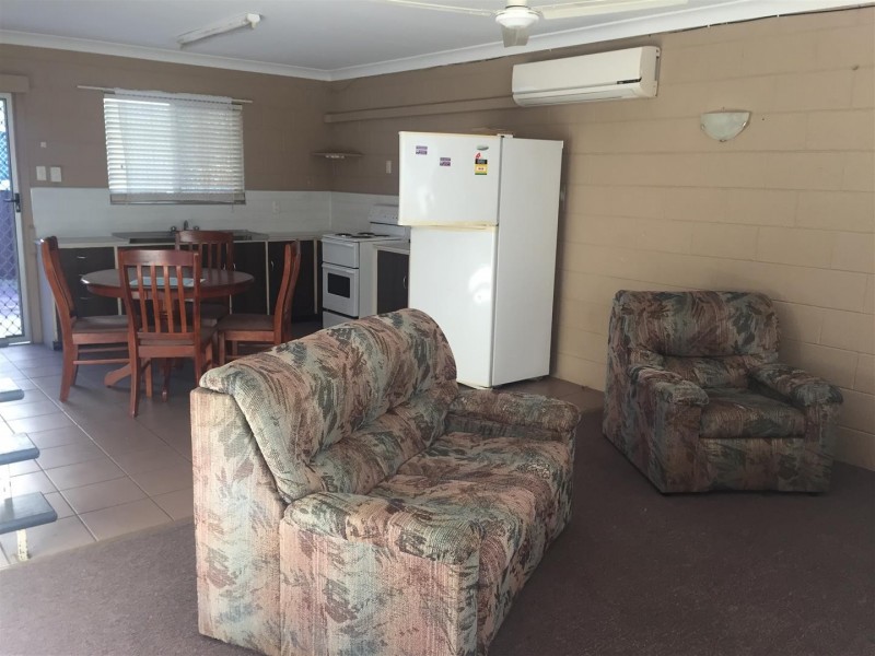 2/392 Perrier Avenue, Frenchville QLD 4701