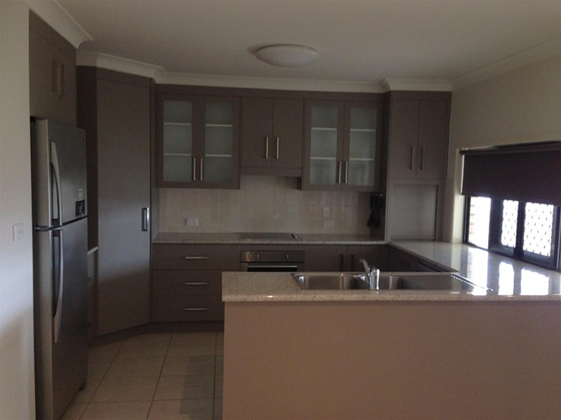 7 Lawson Court, Gracemere QLD 4702