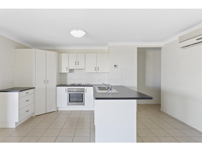 27 Seonaid Place, Gracemere QLD 4702