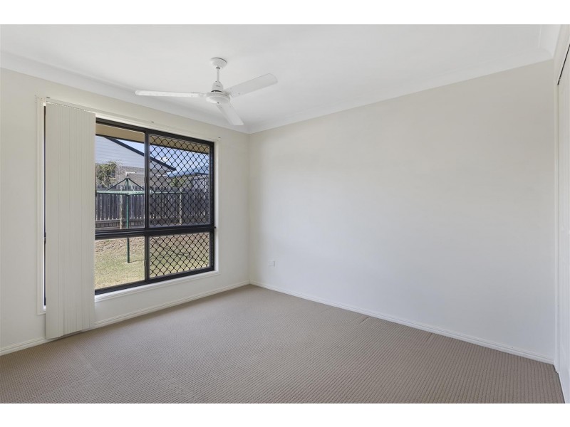 27 Seonaid Place, Gracemere QLD 4702