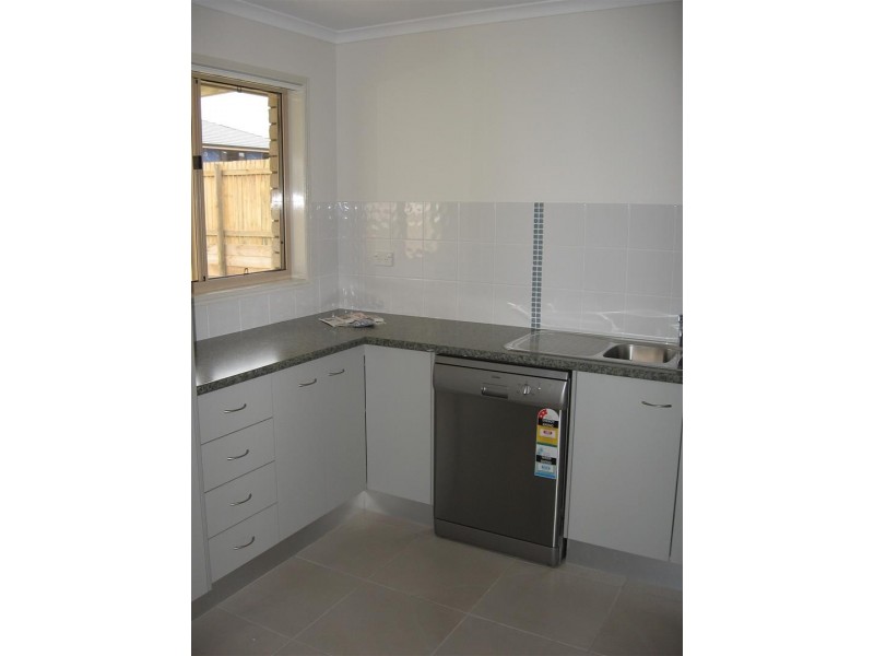 24 Jamie Crescent, Gracemere QLD 4702