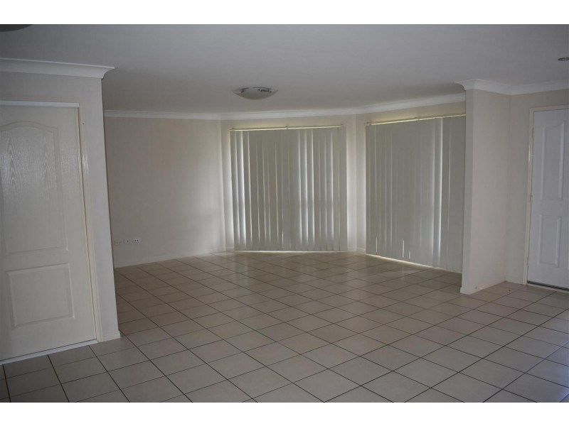 17 Riley Drive, Gracemere QLD 4702