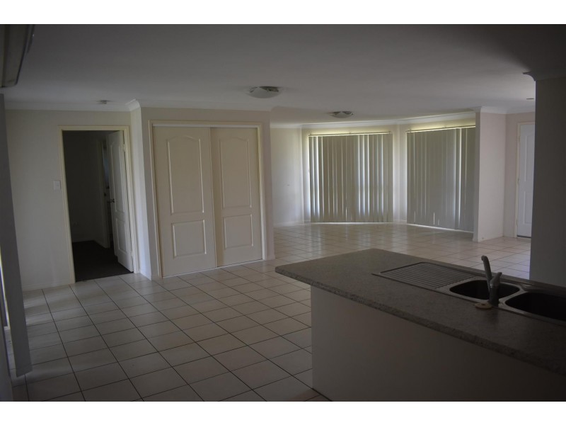 17 Riley Drive, Gracemere QLD 4702