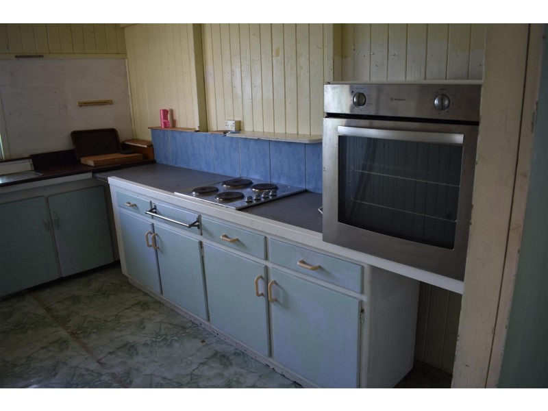 23 East Street, Mount Morgan QLD 4714
