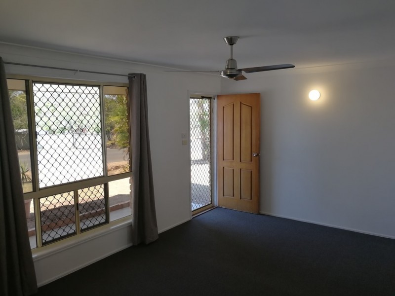 2a Buxton Drive, Gracemere QLD 4702