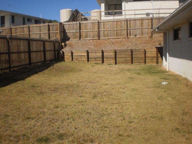 27 Viney Street, Gracemere QLD 4702