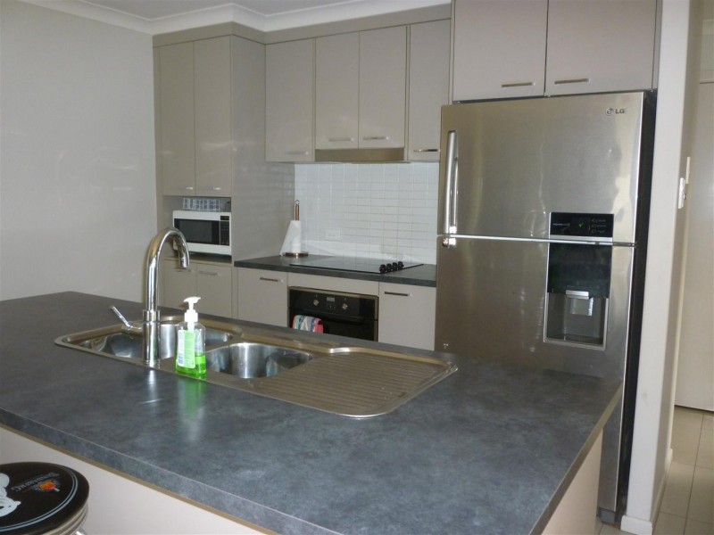 6 Lawson Court, Gracemere QLD 4702