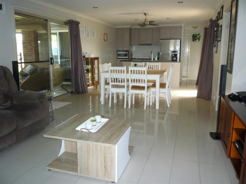 6 Lawson Court, Gracemere QLD 4702