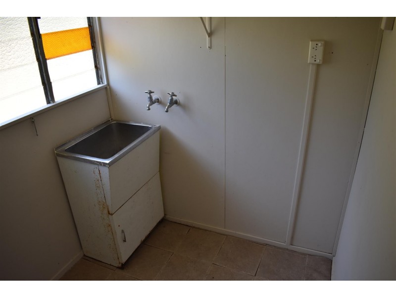 76 Dee Street, Mount Morgan QLD 4714