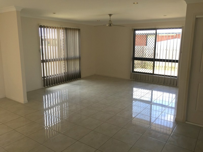 12 William Close, Gracemere QLD 4702