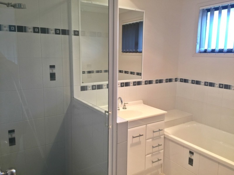 12 William Close, Gracemere QLD 4702