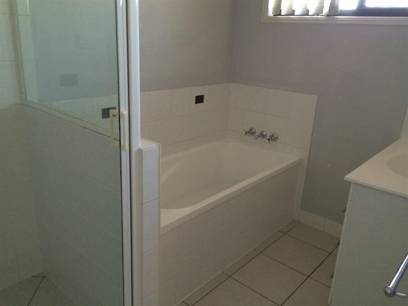 6 Isabel Court, Gracemere QLD 4702