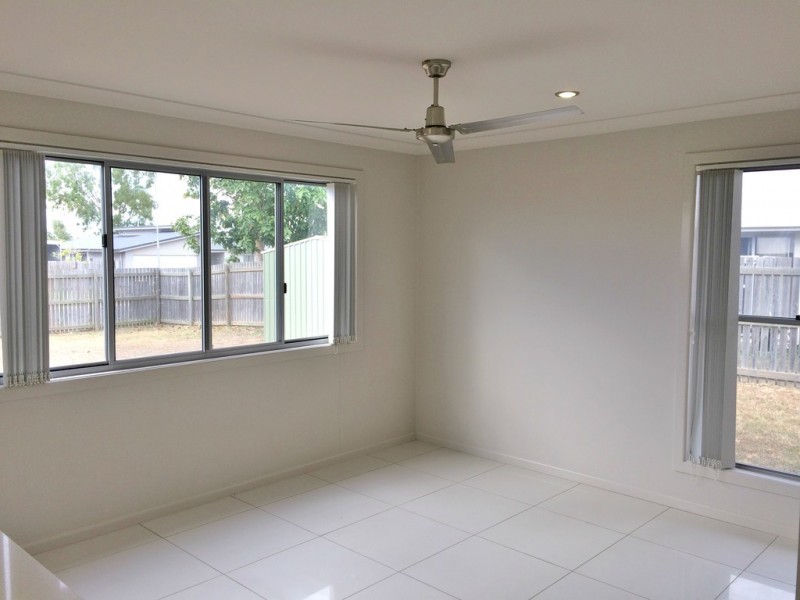9 Owen Avenue, Gracemere QLD 4702