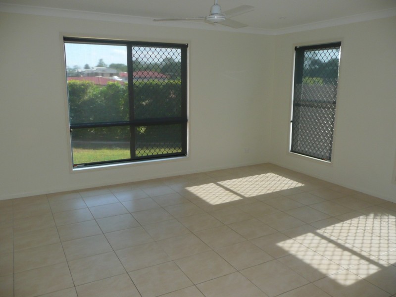 2 Sturt Court, Gracemere QLD 4702