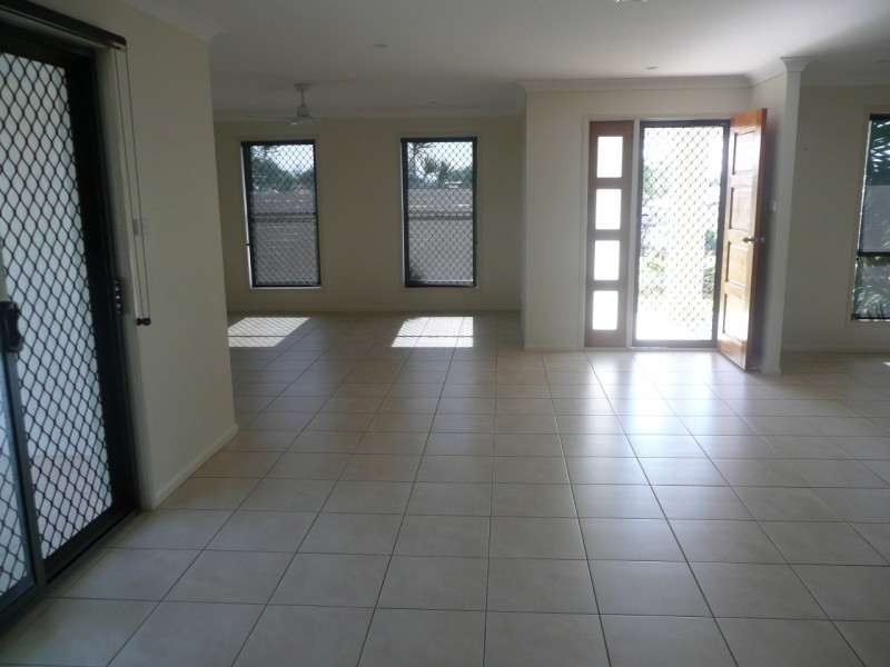 2 Sturt Court, Gracemere QLD 4702